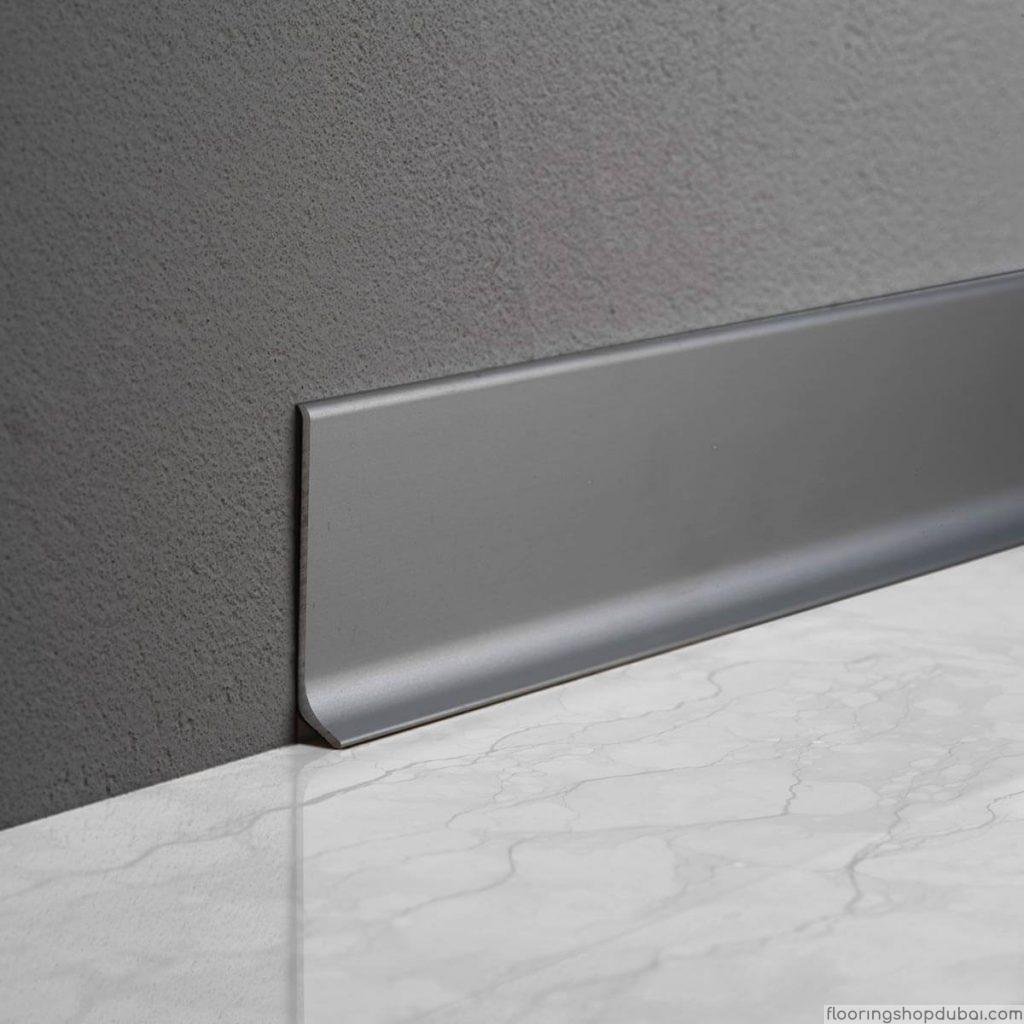 Aluminium skirting